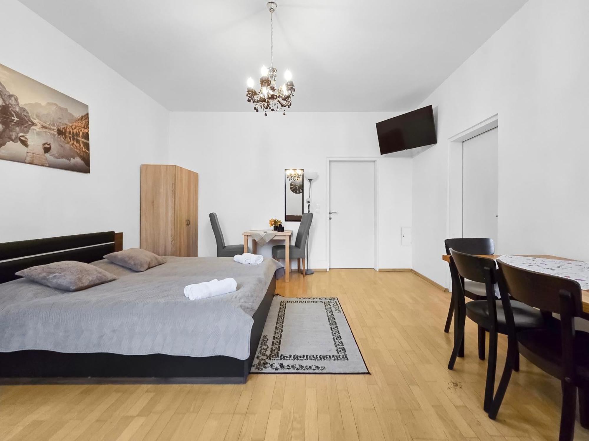Three King-Size Beds, Three Bedrooms Wien Exteriör bild