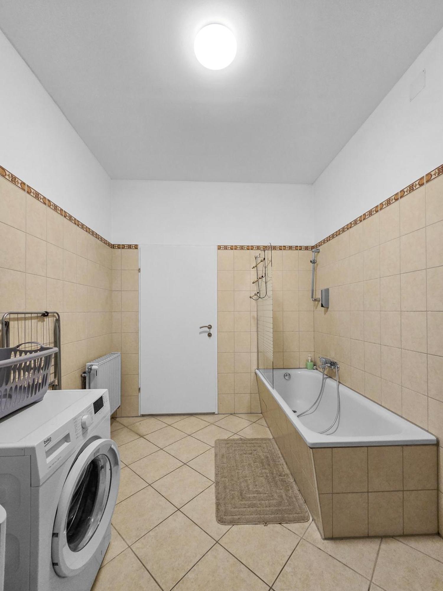 Three King-Size Beds, Three Bedrooms Wien Exteriör bild